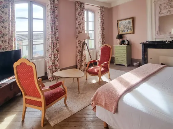 6-bedroom Town House In Mirepoix, France (508 M²)