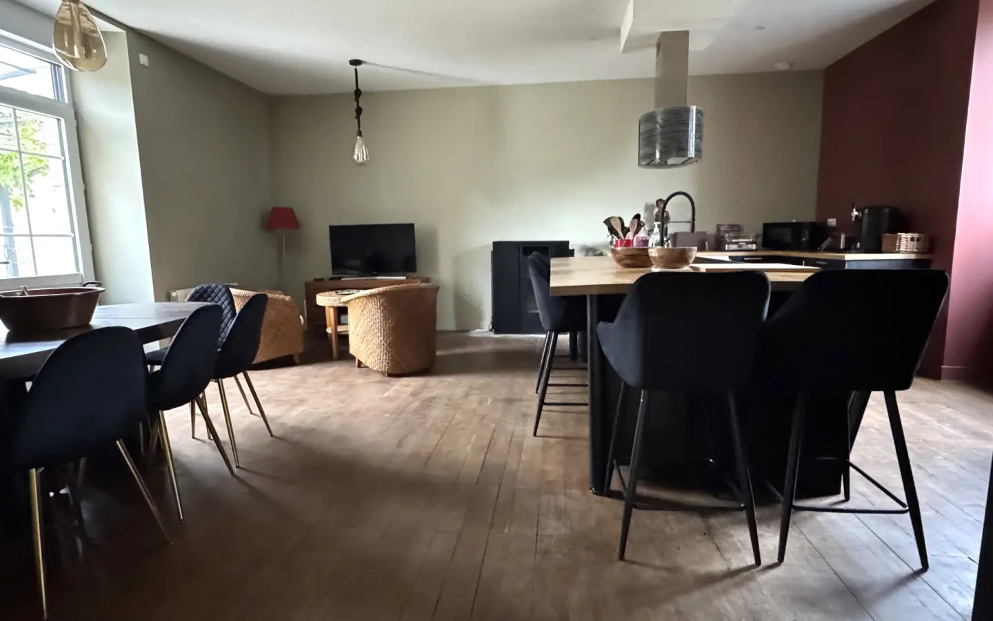 7-bedroom Maison De Maitre In Usson-du-poitou, France (287 M²)
