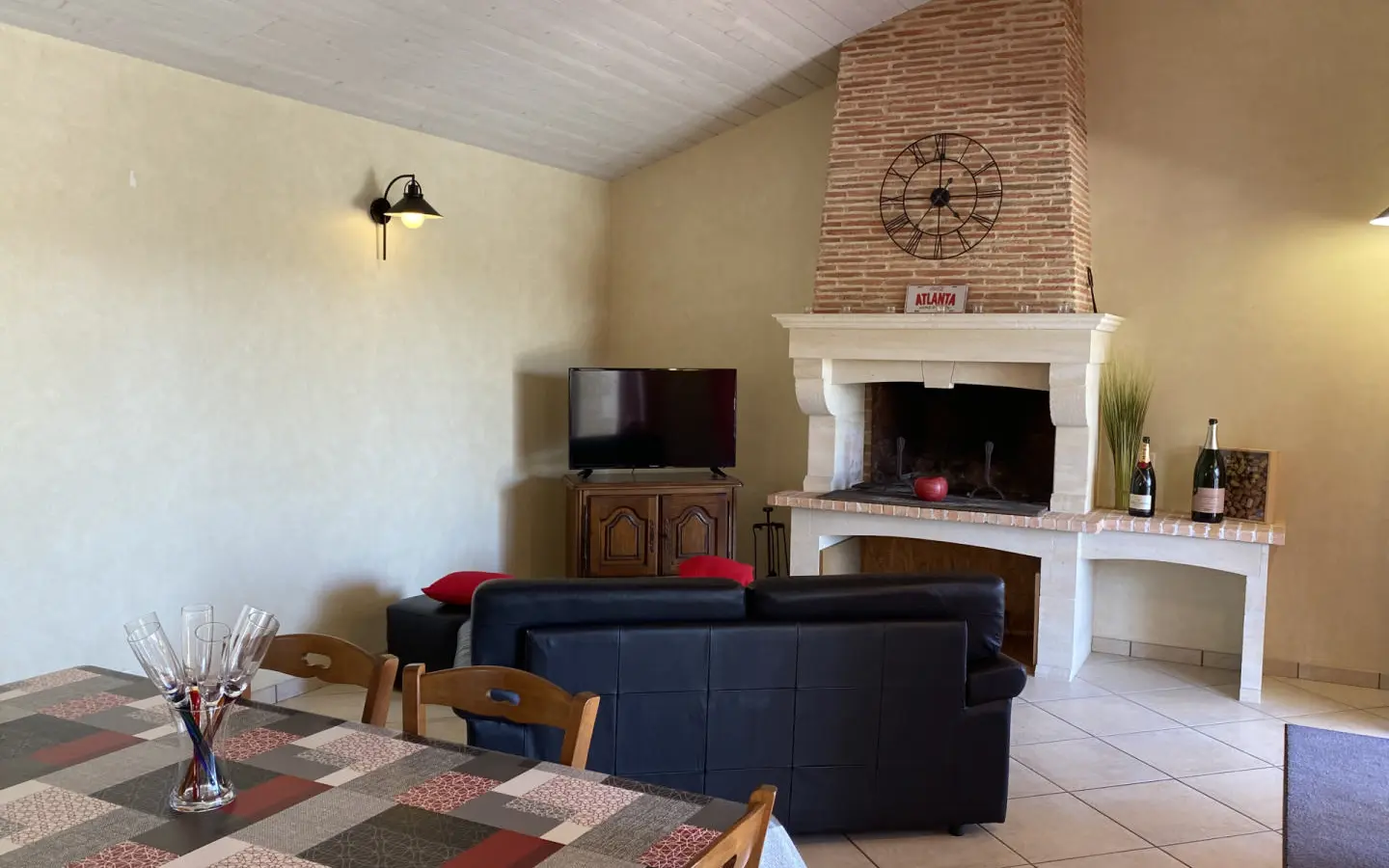 House Of 0 M² With Gîte And Swimming Pool In Barbezieux