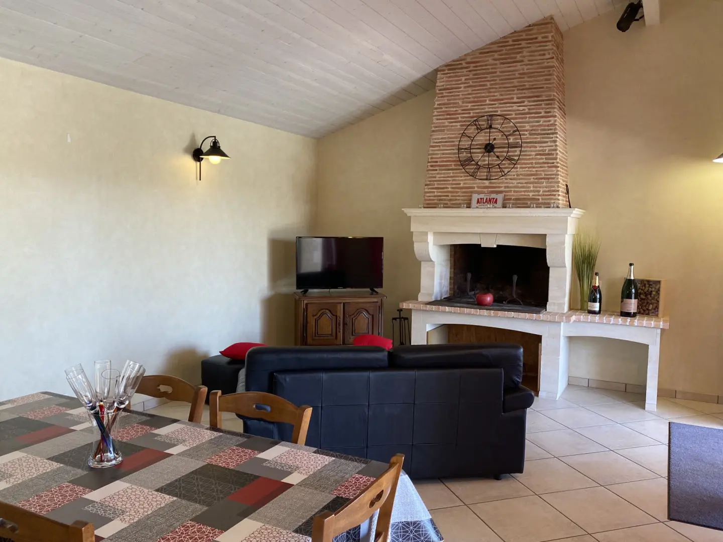 House Of 0 M² With Gîte And Swimming Pool In Barbezieux