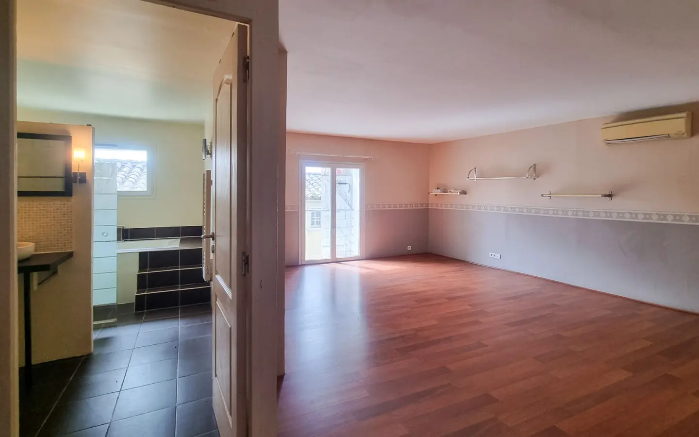 Village House Of 4 Bedrooms With Garage And Large Terrace With Panoramic Vineyard Views