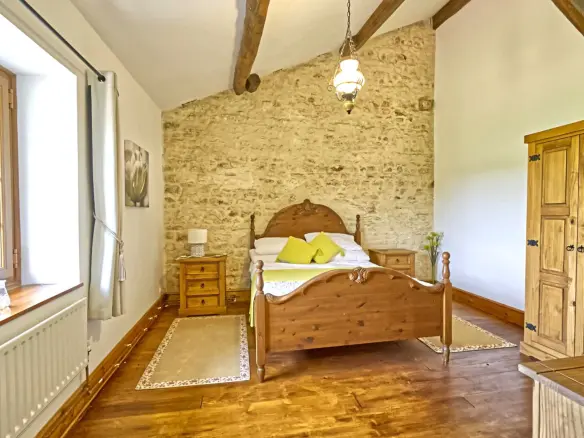 5-bedroom Country House In Lorigne, France (287 M²)