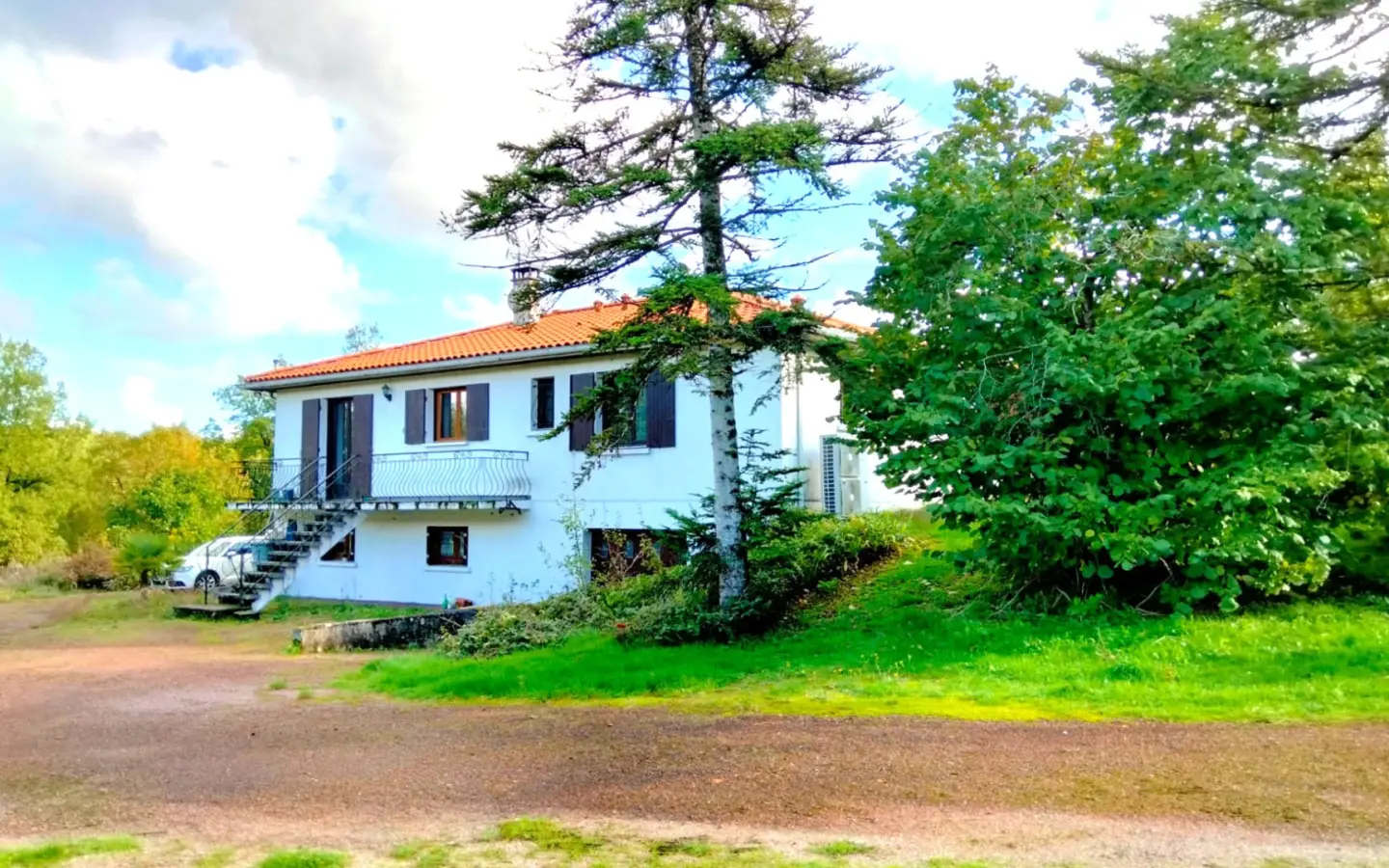 4-bedroom House In Val-de-bonnieure, France (170 M²)