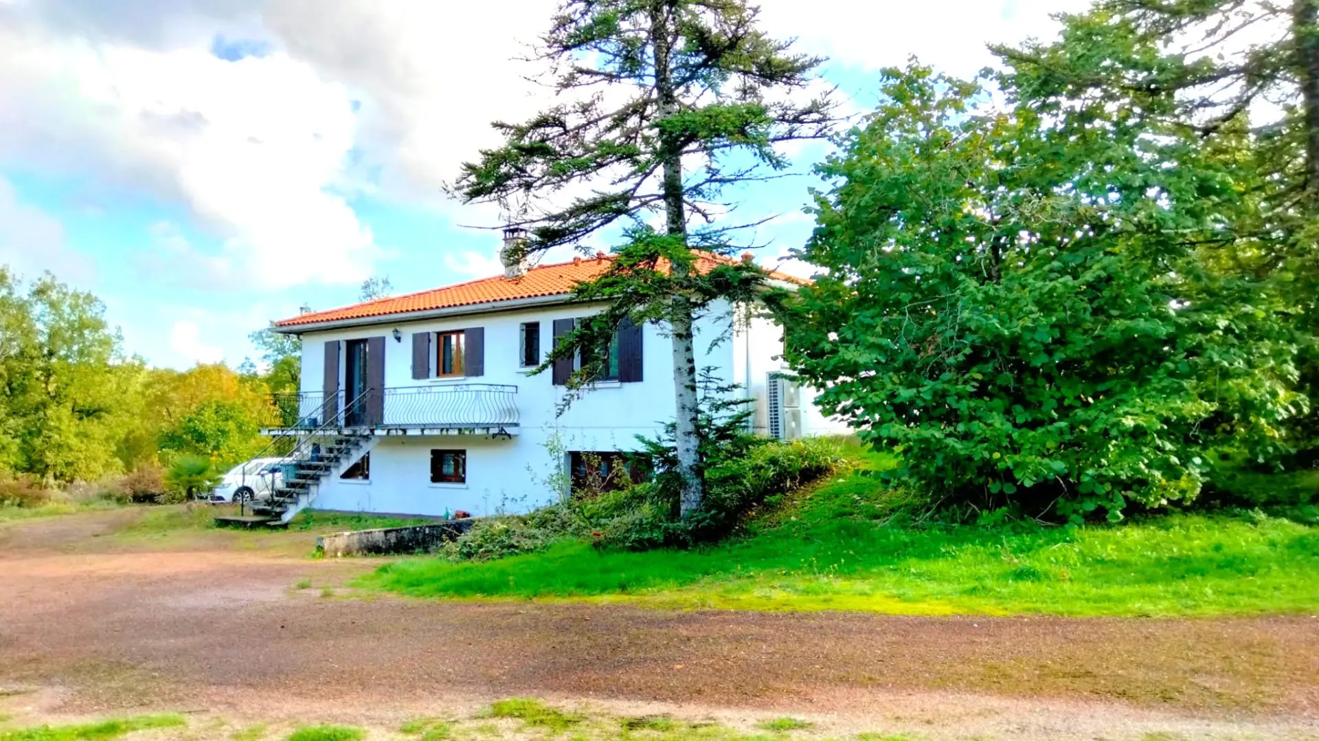 4-bedroom House In Val-de-bonnieure, France (170 M²)