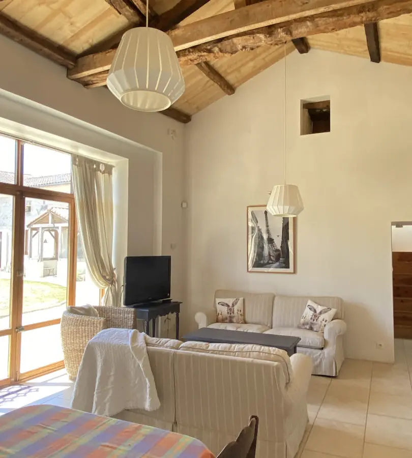 House Of 130 M² With Outbuildings And Land In Les Essards