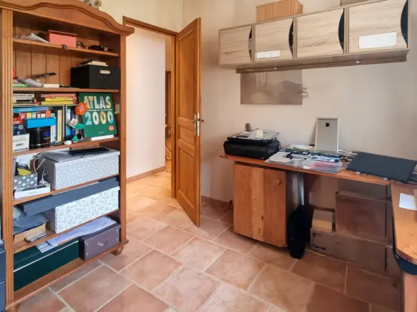 4 Bedroom Villa In Montlegun, Carcassonne With Garden Views