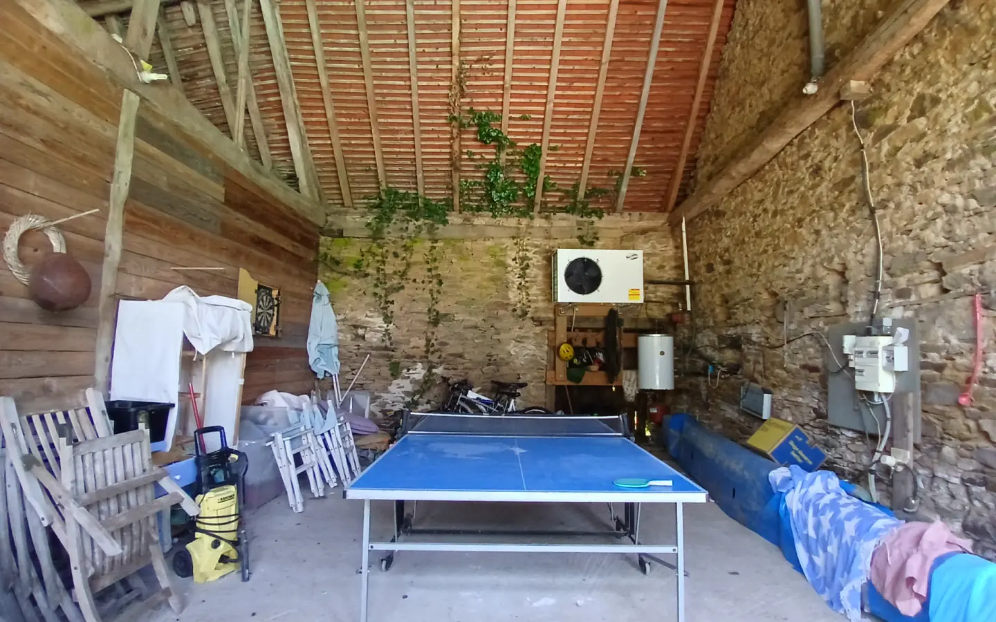 5-bedroom House In Jumilhac-le-grand, France (187 M²)