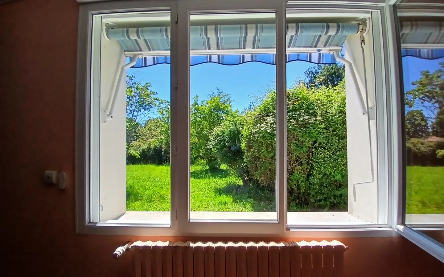 3-bedroom House In Saint-priest-les-fougeres, France (154 M²)