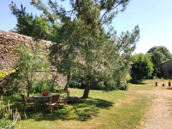 Historic Estate 15th Century, Revenue Potential, Guest Cottages, Outbuildings, 2.8 Ha
