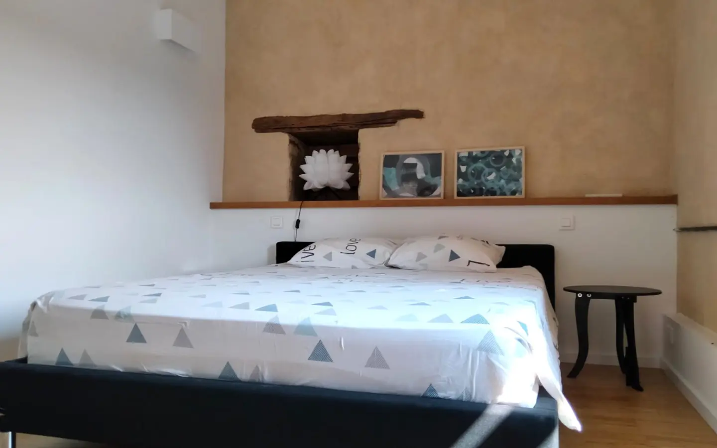 4-bedroom Country House In Pressac, France (163 M²)