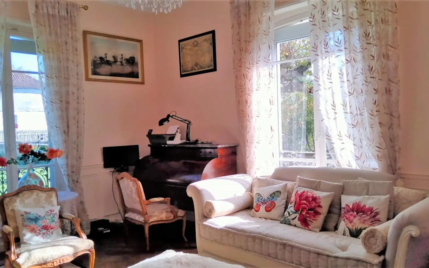 Maison De Maître Of 5 Bed With Pool, Gîte, Fast Internet In Nr. Angoulême
