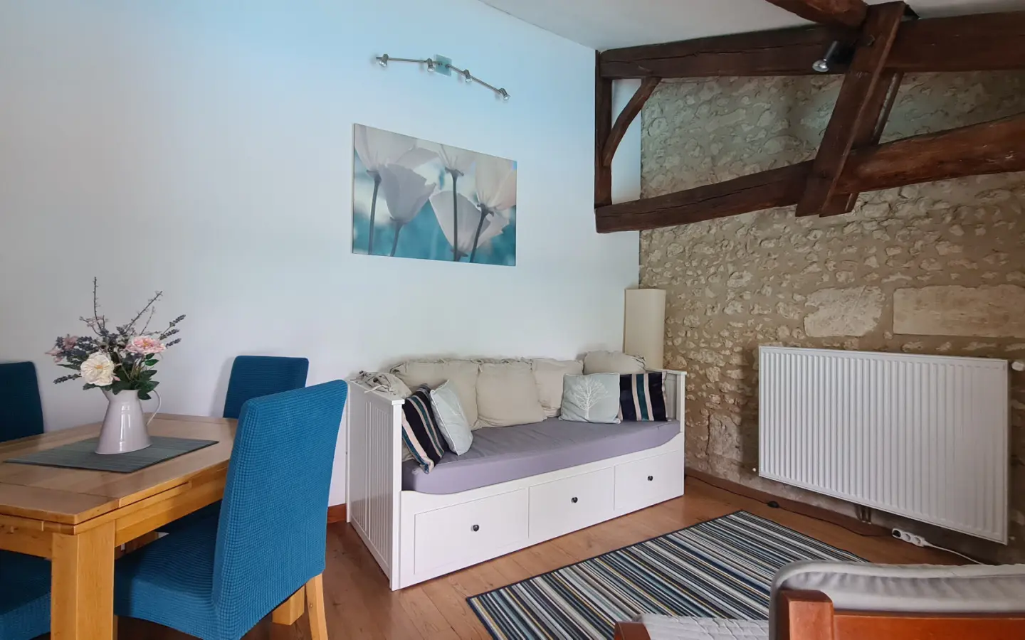 7-bedroom House In Saint-romain, France (198 M²)
