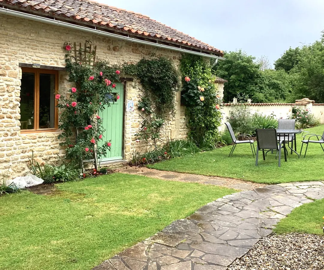 3-bedroom Village House In Lorigne, France (161 M²)