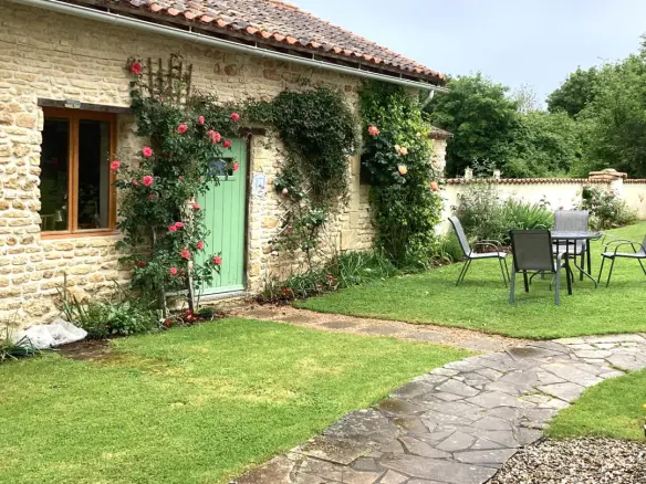 3-bedroom Village House In Lorigne, France (161 M²)
