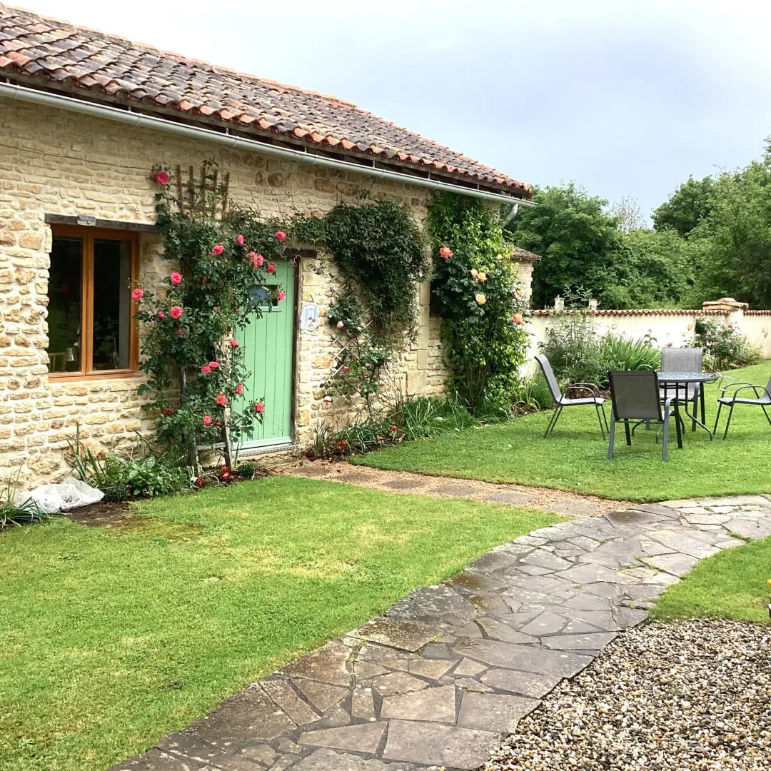 3-bedroom Village House In Lorigne, France (161 M²)