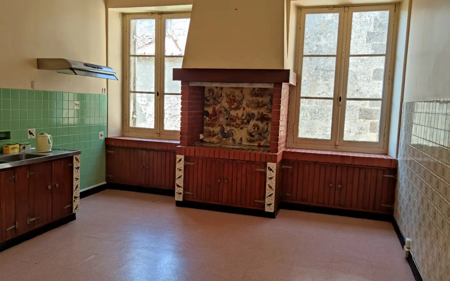 Maison De Maitre Of 7 Bedrooms With Garden, Garage, And River View In Saintes