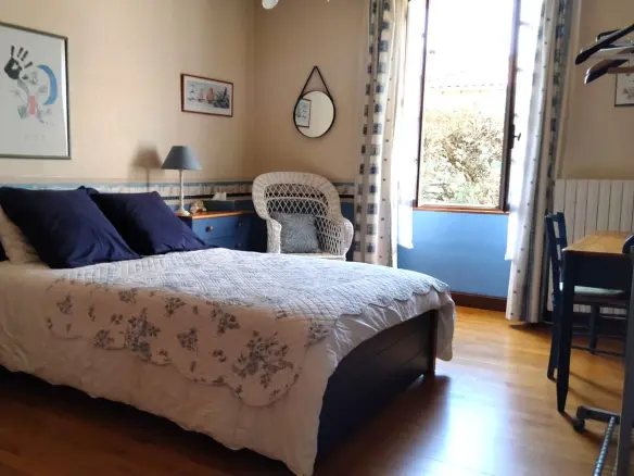 Stunning Historic Old Stone Mill, In The Heart Of A Village, Outbuildings, River Views – Lizant (vienne)