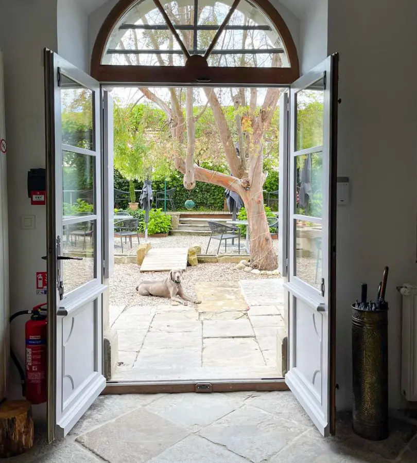 Input: “piso En Venta En Barcelona, 120m2, Con Cocina Equipada Y 3 Habitaciones”
Output: Apartment Of 120 M² With Equipped Kitchen And 3 Bedrooms In Barcelona