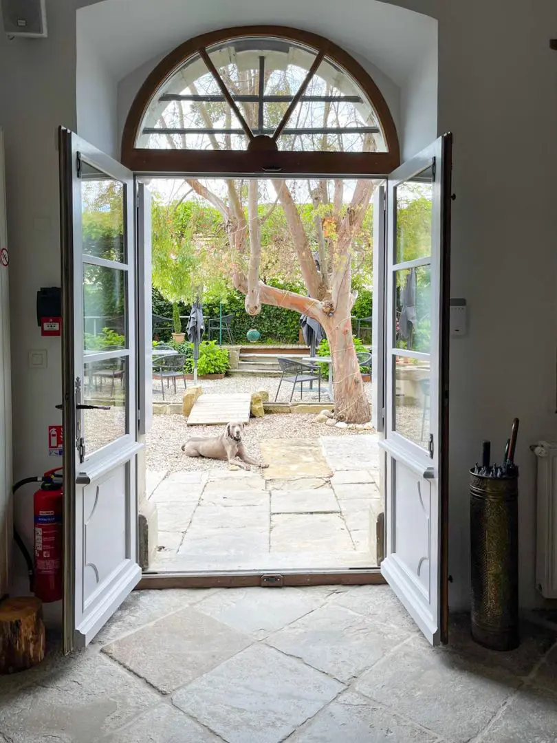 Input: “piso En Venta En Barcelona, 120m2, Con Cocina Equipada Y 3 Habitaciones”
Output: Apartment Of 120 M² With Equipped Kitchen And 3 Bedrooms In Barcelona