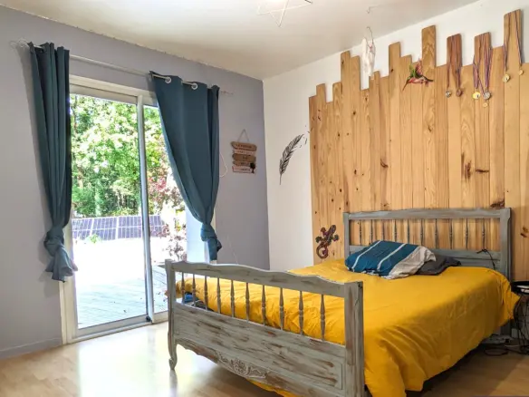 House Of 43 M² With 5 Bedrooms, Pool, Covered Terrace In Woodland Lodge, Nr Angoulême