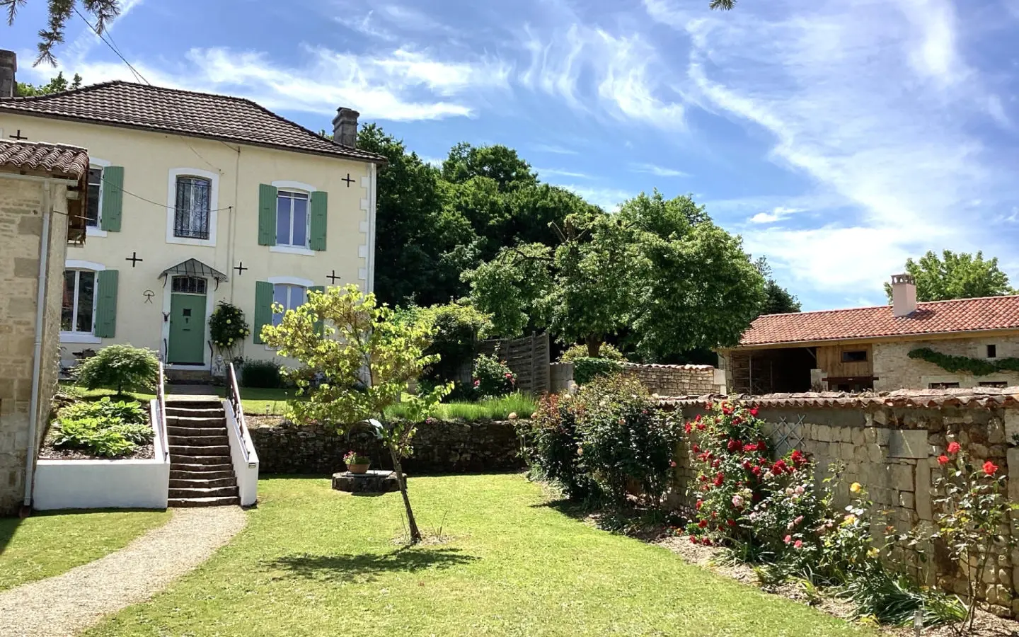 3-bedroom Village House In Lorigne, France (161 M²)