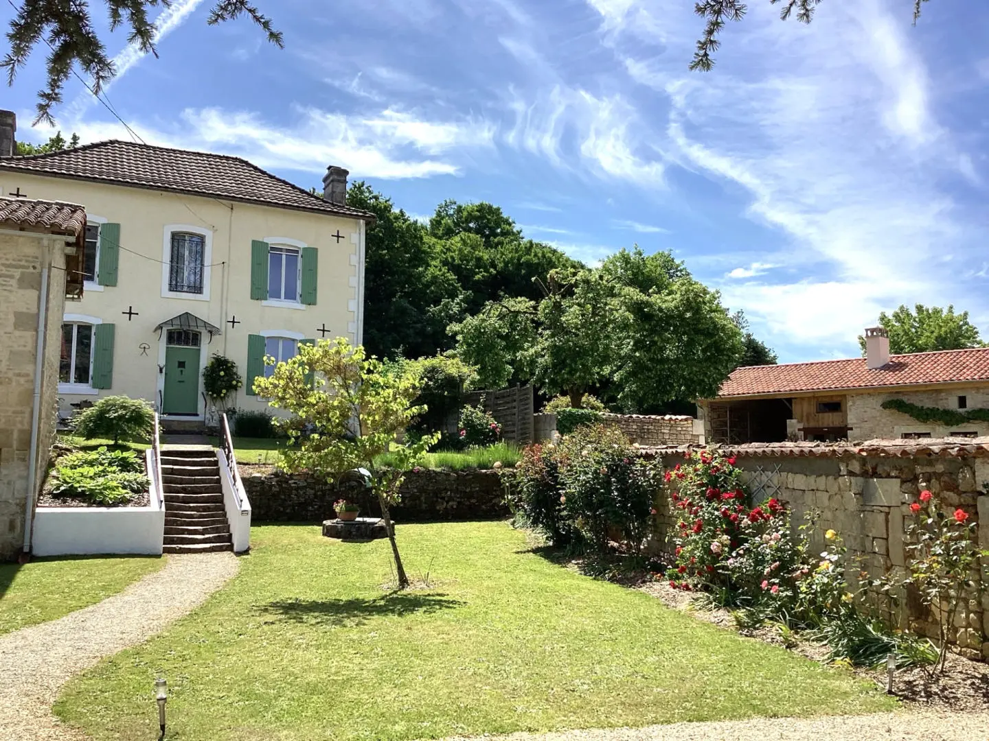 3-bedroom Village House In Lorigne, France (161 M²)