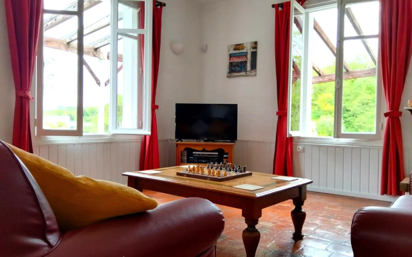 Apartment Of 150 M² With River Views And Private Waterside Access In Vienne