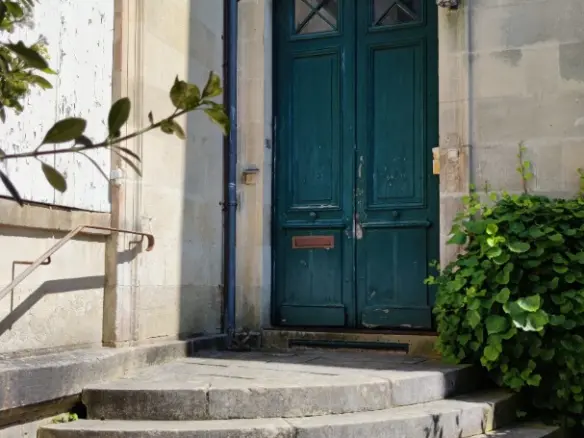 Maison De Maitre Of 7 Bedrooms With Garden, Garage, And River View In Saintes