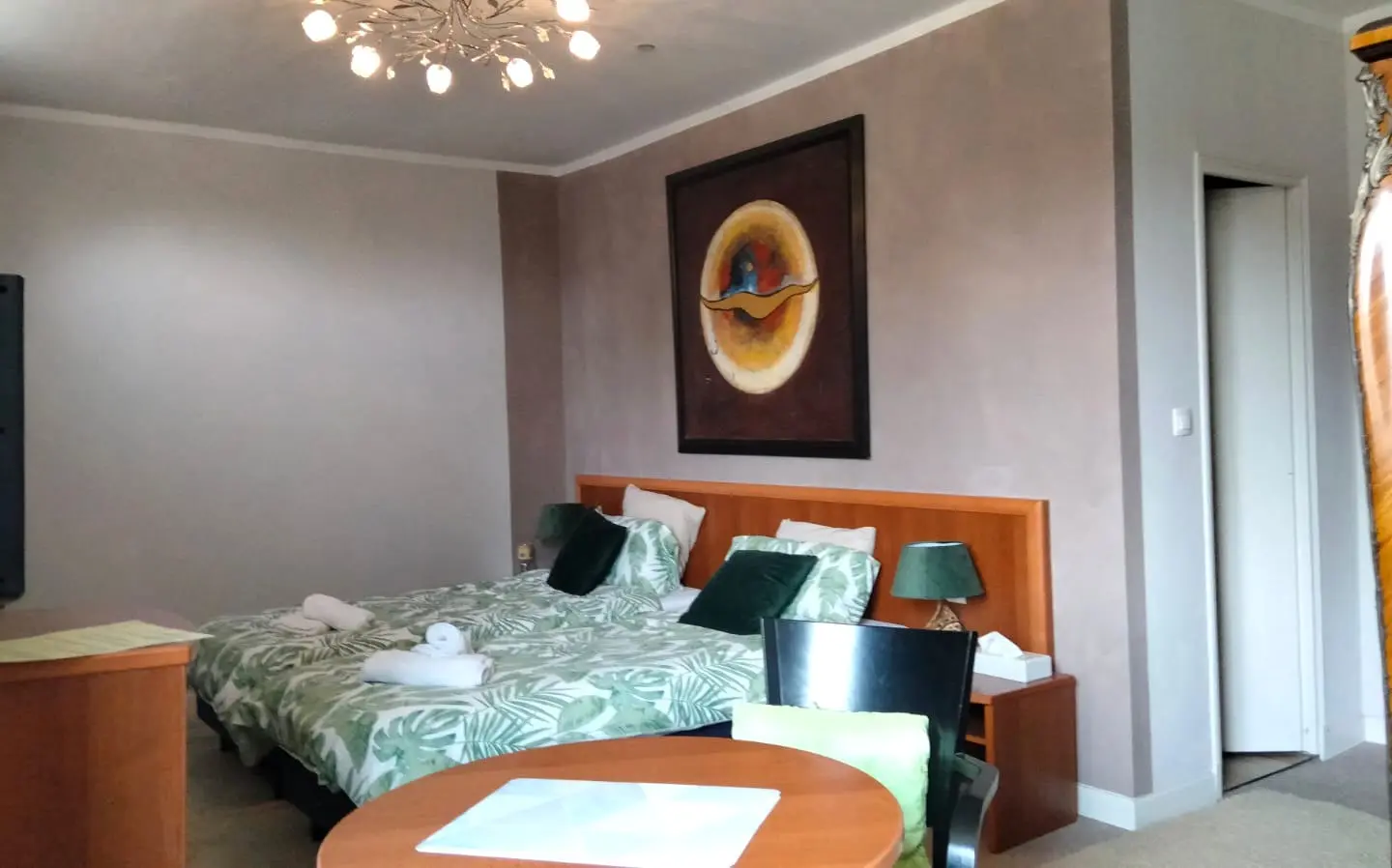 2-bedroom House In Saint-junien, France (173 M²)