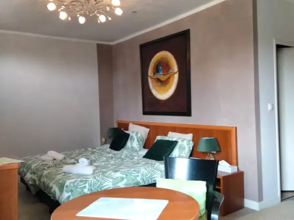 2-bedroom House In Saint-junien, France (173 M²)