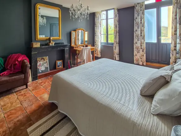 4-bedroom House In Mirepoix, France (237 M²)