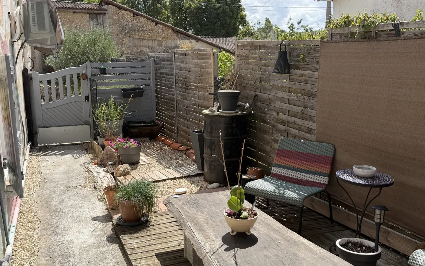 2-bedroom House In Rioux-martin, France (86 M²)