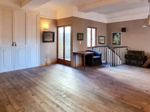 4-bedroom House In Mirepoix, France (196 M²)