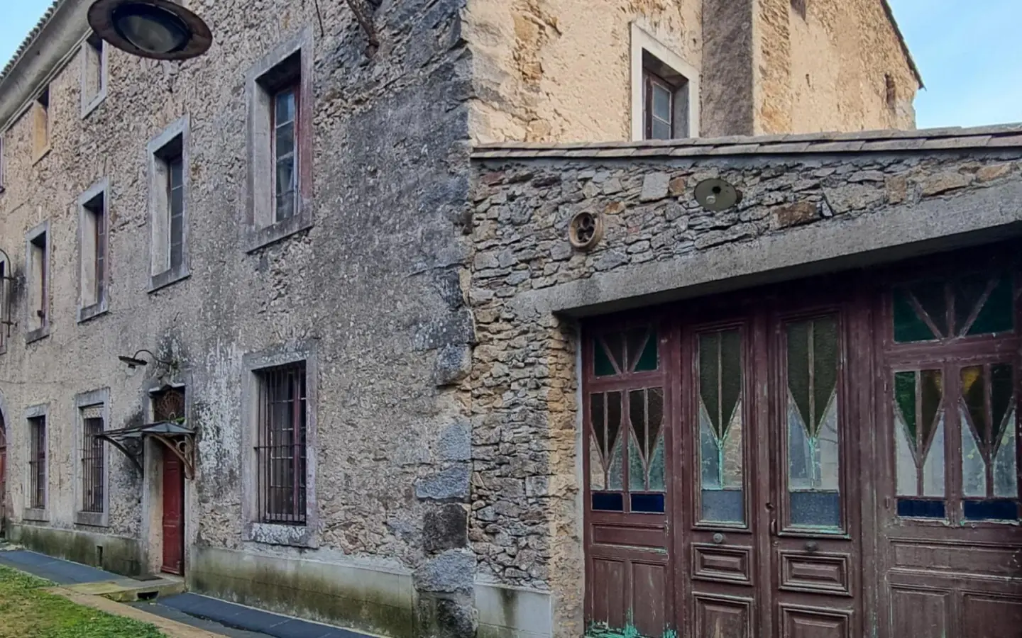 Converted Stone Paper Mill With Potential And Gardens