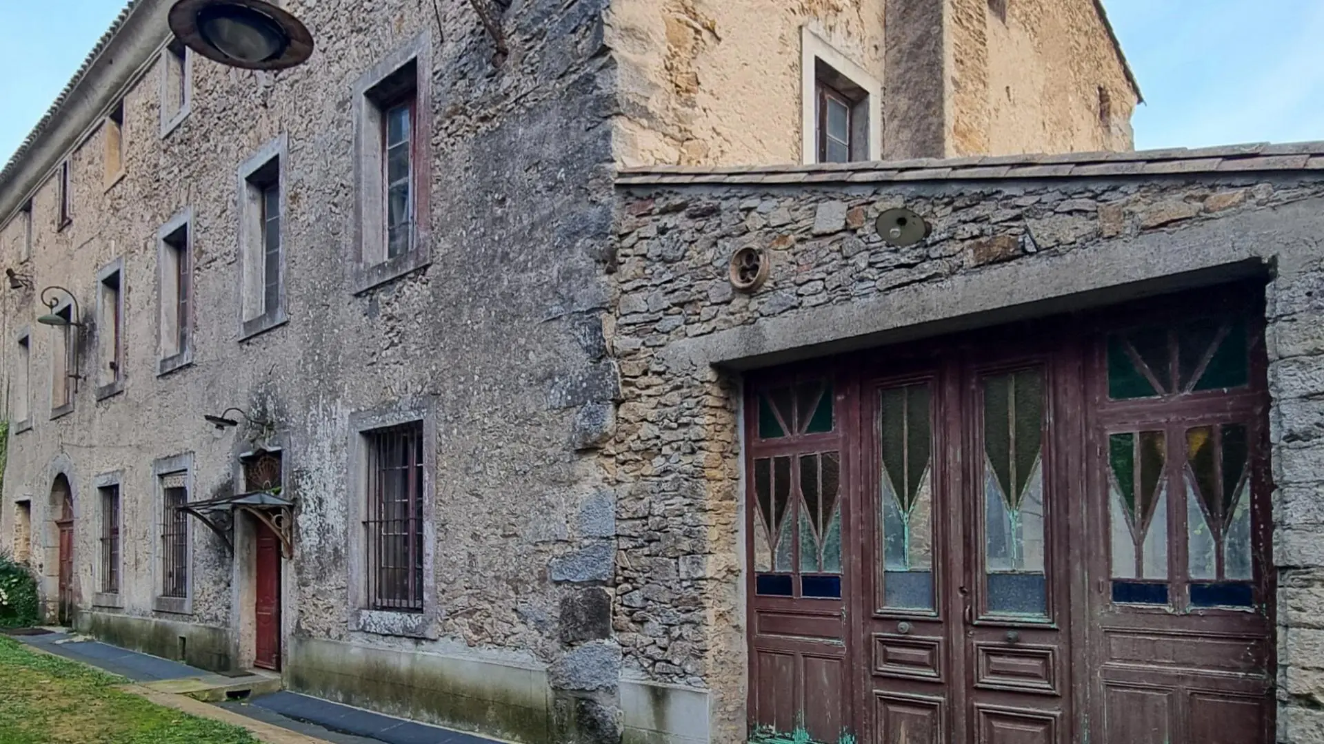 Converted Stone Paper Mill With Potential And Gardens