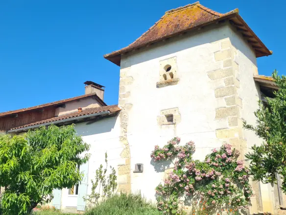 4-bedroom Village House In Les Essards, France (208 M²)