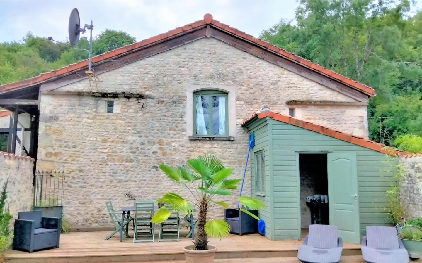 2-bedroom Mill In Saint-ciers-sur-bonnieure, France (187 M²)