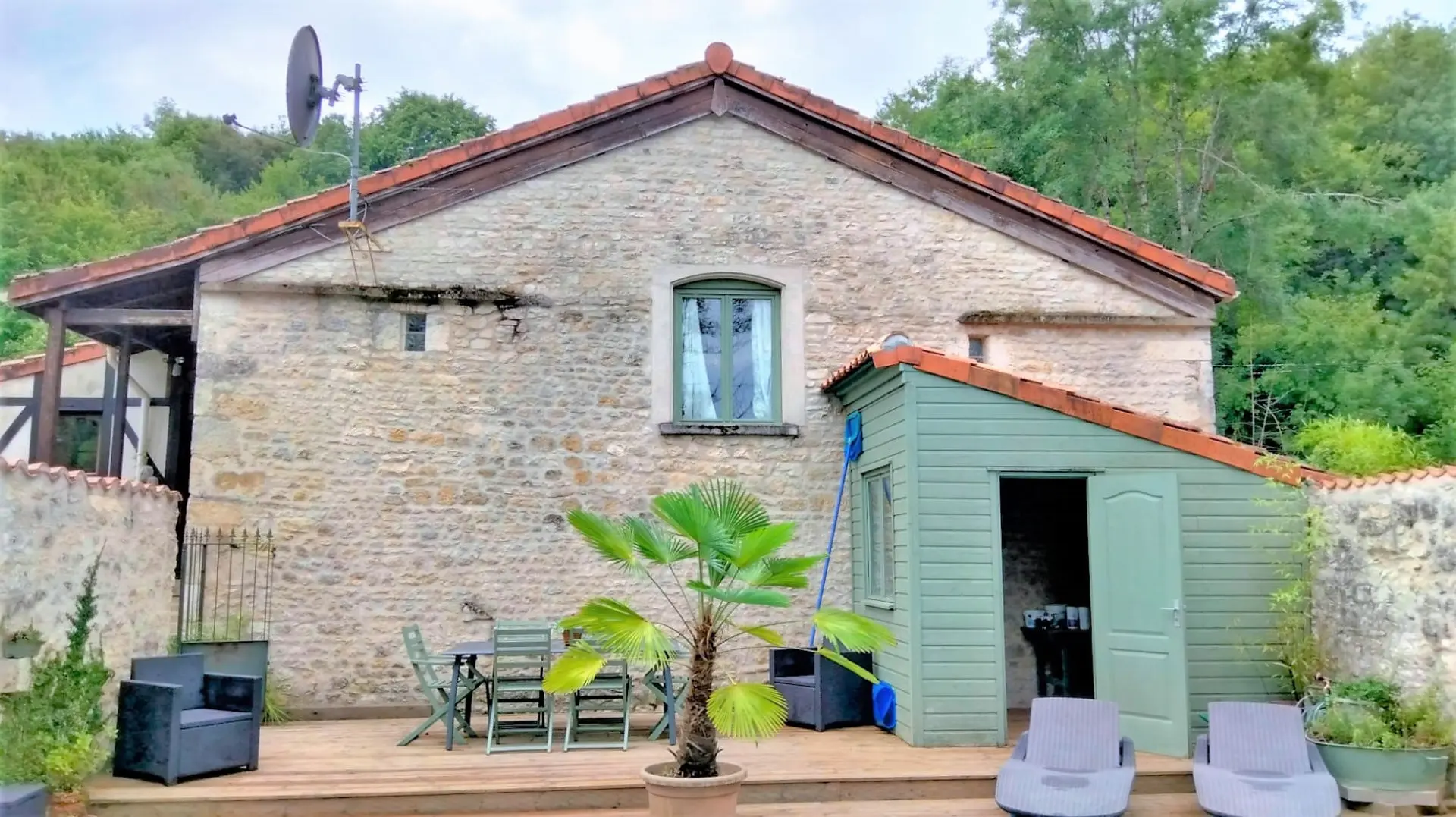 Stone Mill And Barn Of 200 M² With Pool Near Mansle