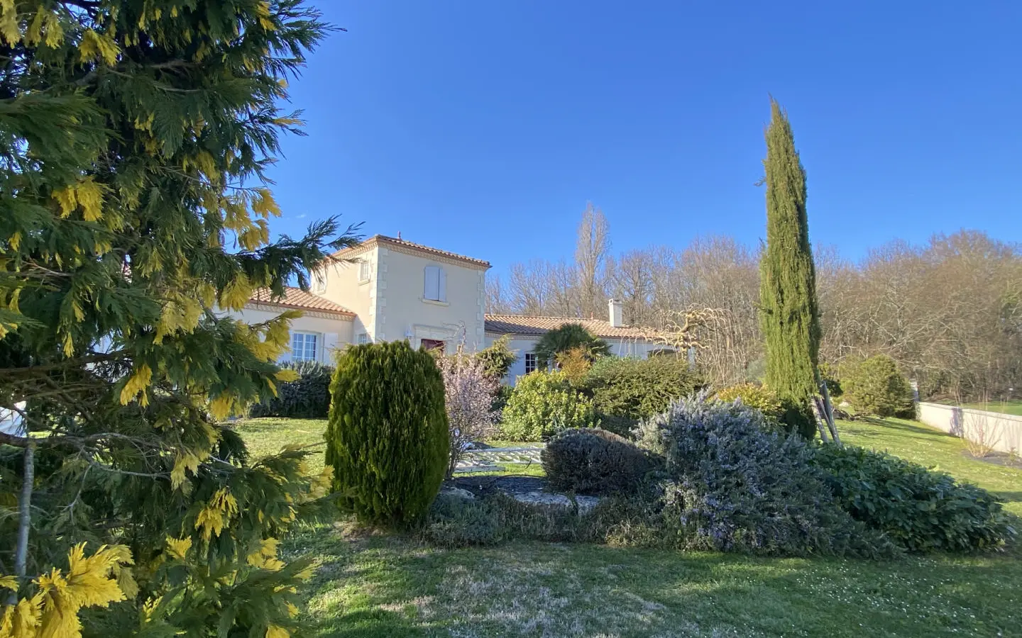 House Of 0 M² With Gîte And Swimming Pool In Barbezieux