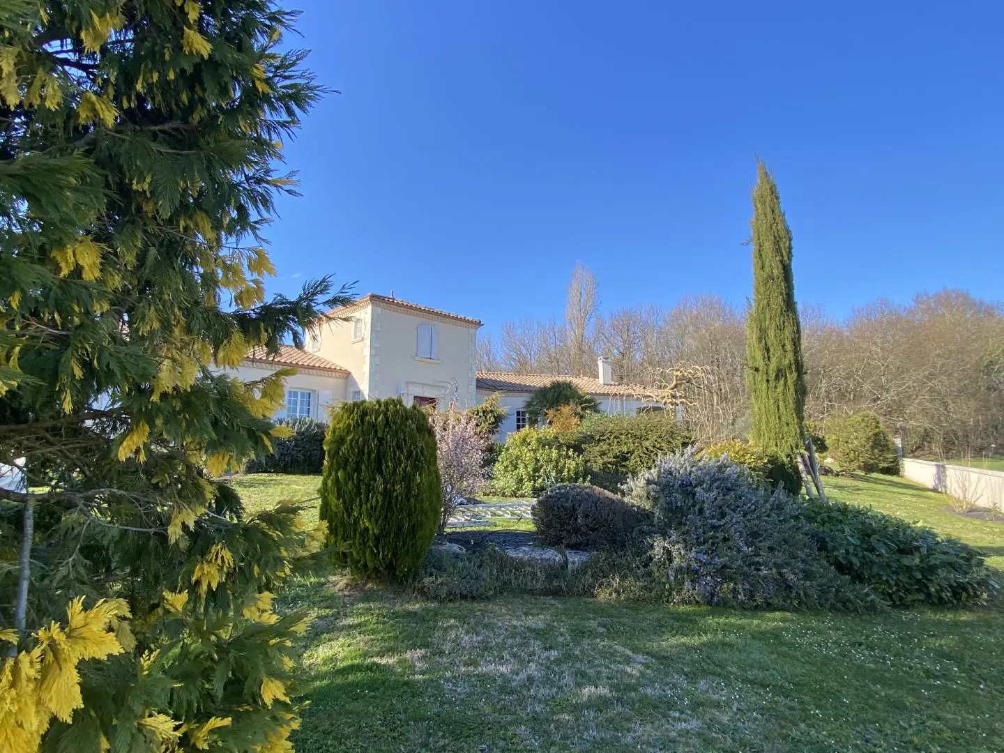 House Of 0 M² With Gîte And Swimming Pool In Barbezieux