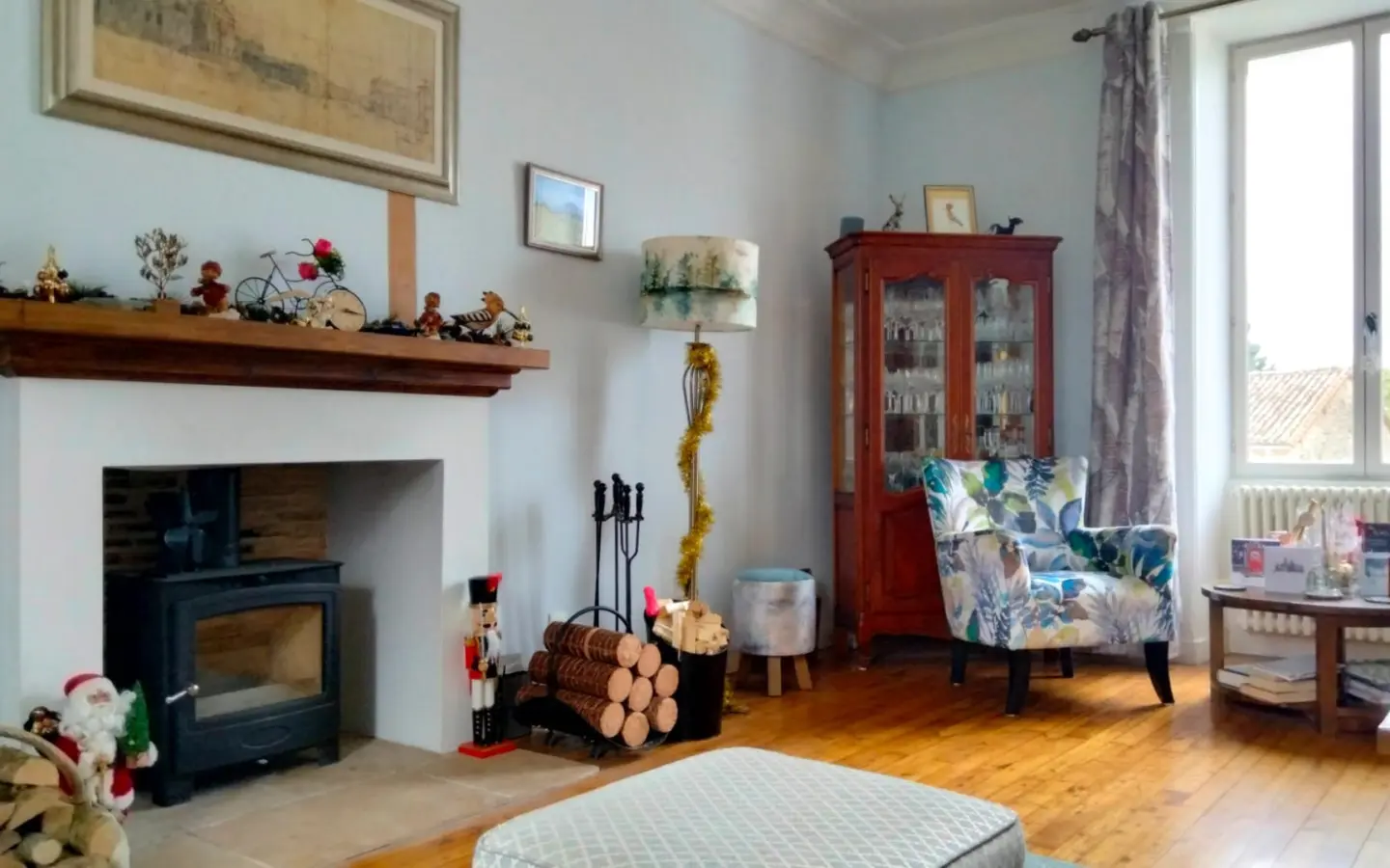3-bedroom Village House In Lorigne, France (161 M²)