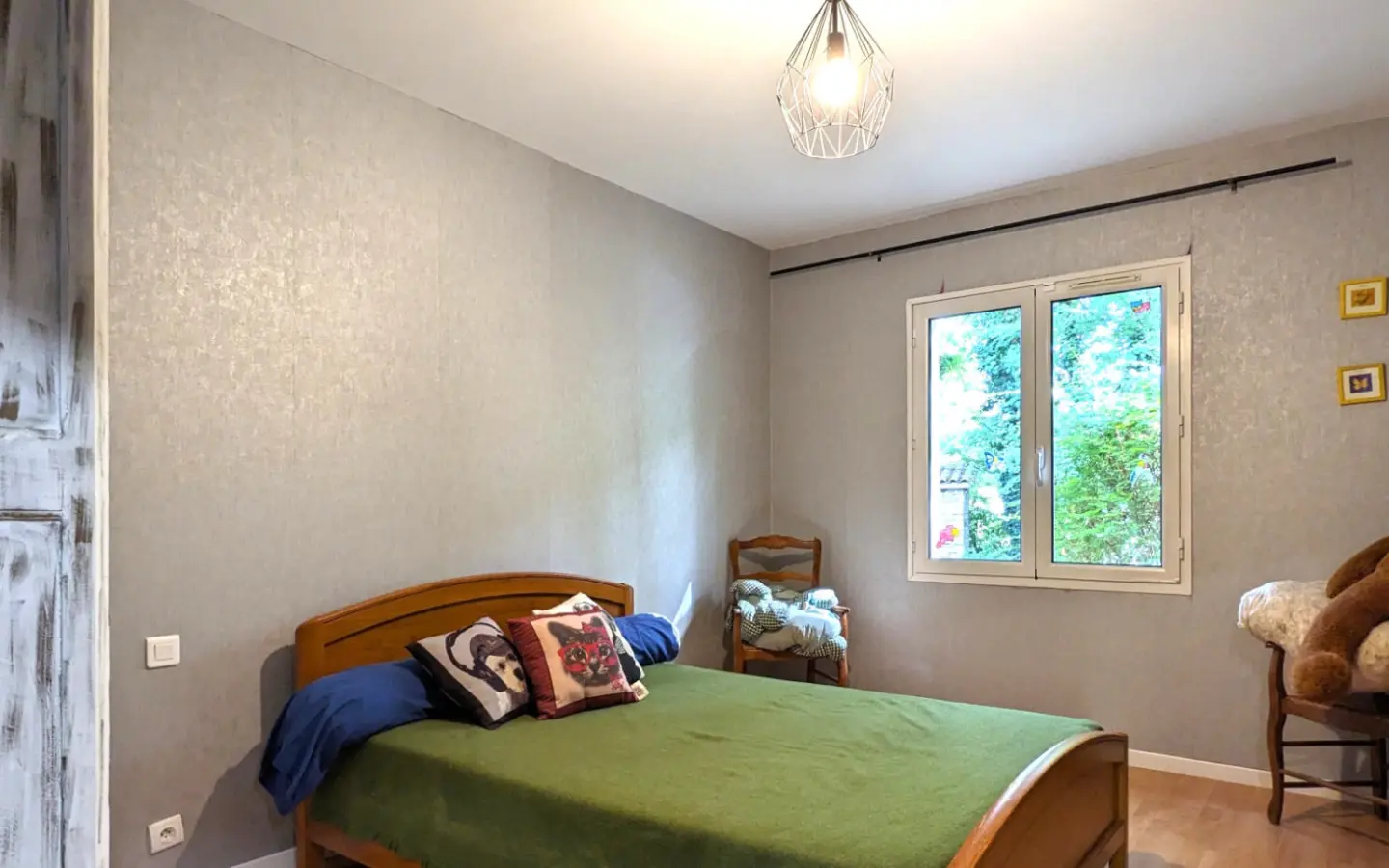 House Of 43 M² With 5 Bedrooms, Pool, Covered Terrace In Woodland Lodge, Nr Angoulême