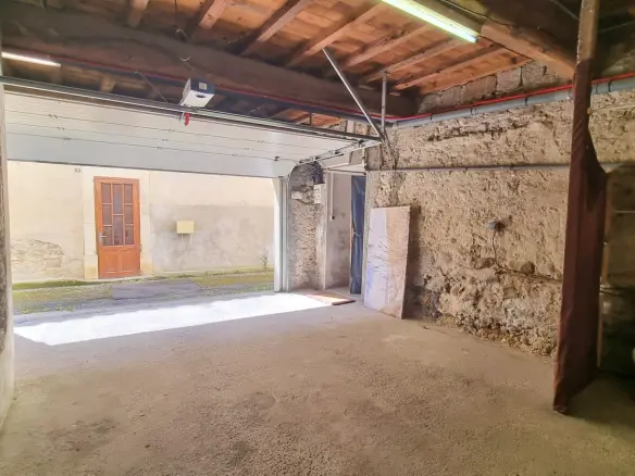 4-bedroom Village House In Rouffiac-d’aude, France (157 M²)