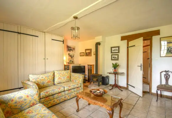 Two Detached Properties, Large Barns, Lake, 14 Ha, Woodland, 2 Pools, No Near Neighbours, Potential Revenue