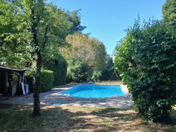 5-bedroom House In Saint-priest-les-fougeres, France (163 M²)