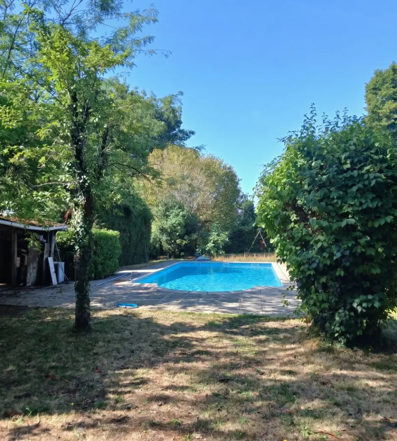 5-bedroom House In Saint-priest-les-fougeres, France (163 M²)