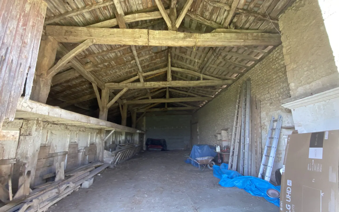 Country Property Of 190 M² With Views Near Chalais
