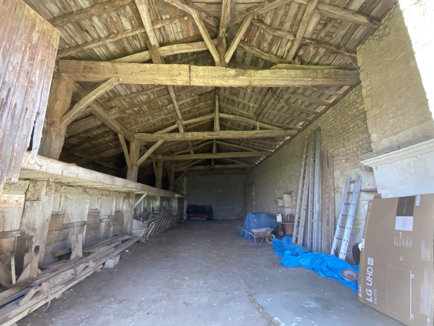 Country Property Of 190 M² With Views Near Chalais