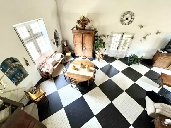 Historic Estate 15th Century, Revenue Potential, Guest Cottages, Outbuildings, 2.8 Ha