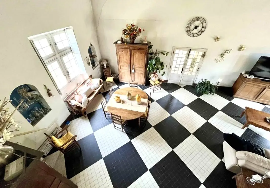 Historic Estate 15th Century, Revenue Potential, Guest Cottages, Outbuildings, 2.8 Ha